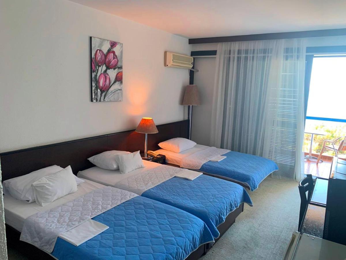 Corpus B - Hotel Albatros Ulcinj Habitación foto