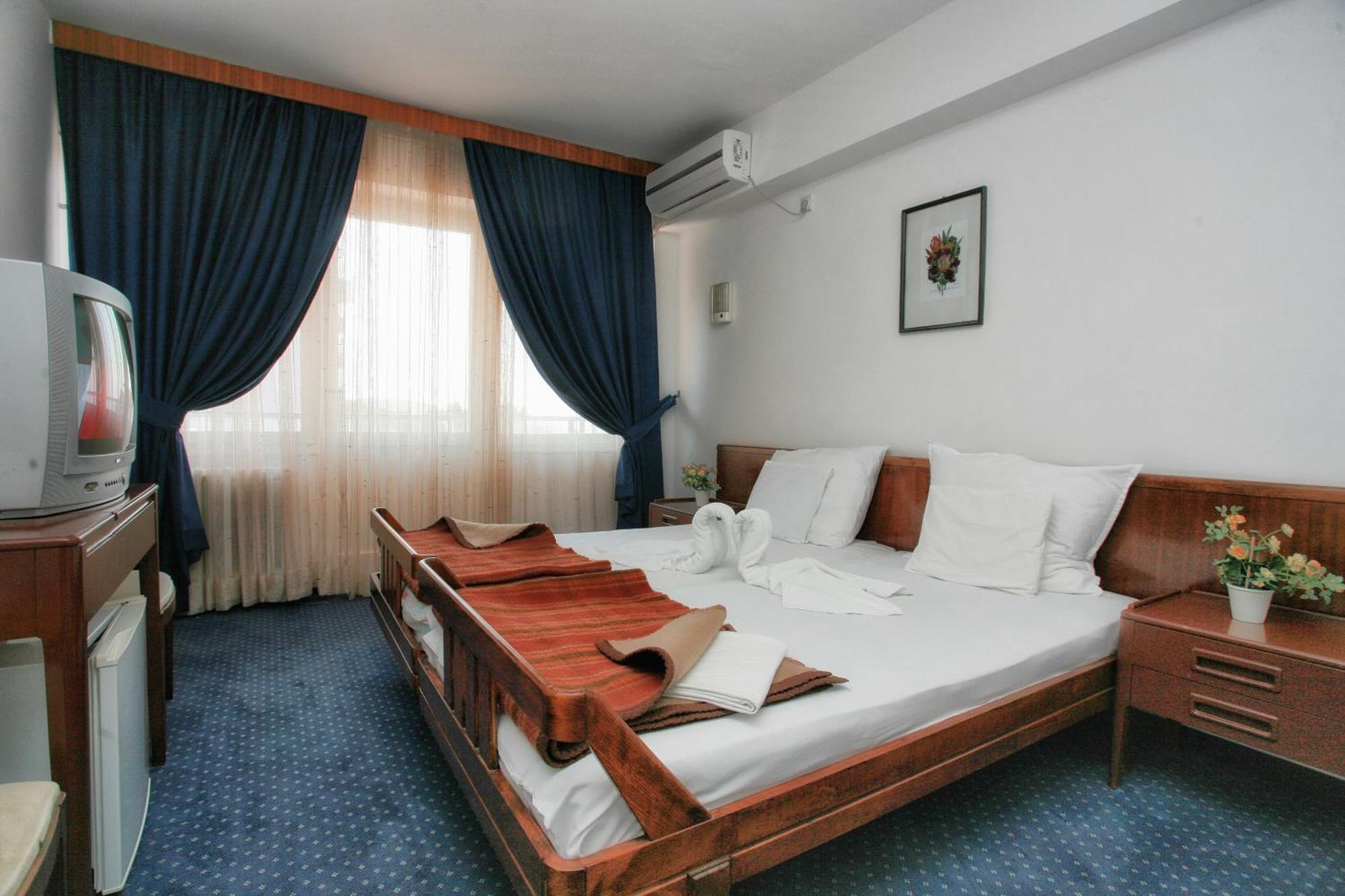 Corpus B - Hotel Albatros Ulcinj Habitación foto